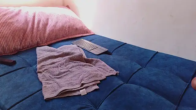 lilybloom69 online show from 12, 6, 2026