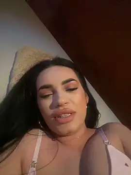 Snapshot of LucyLucy23 chatting on 17, 12, 2025 LucyLucy23 online show from 17, 12, 2025