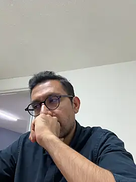 AdrianGarcia89 online show from 9, 4, 2026