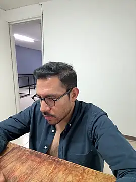 AdrianGarcia89 online show from 9, 4, 2026