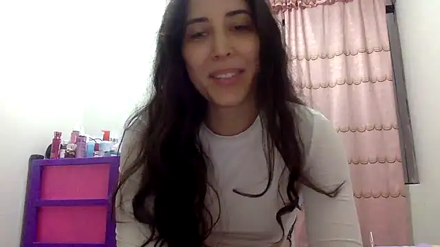 LatinDoll8 online show from 25, 7, 2026
