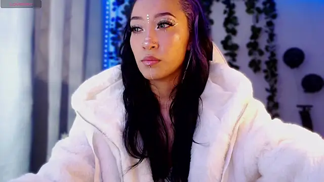 Snapshot of viicky_r chatting on 19, 12, 2025 viicky r online show from 19, 12, 2025