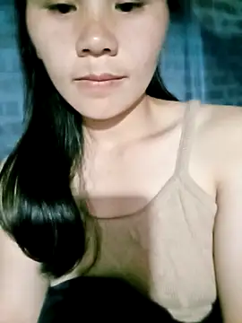 Snapshot of Uzi-na chatting on 17, 12, 2025 Uzi-na online show from 17, 12, 2025