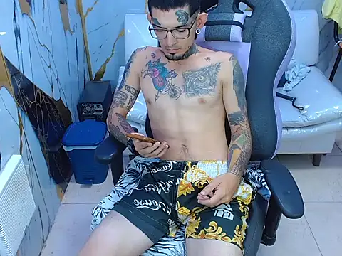 Snapshot of Boy_tatto77 chatting on 20, 7, 2026 Boy tatto77 online show from 20, 7, 2026