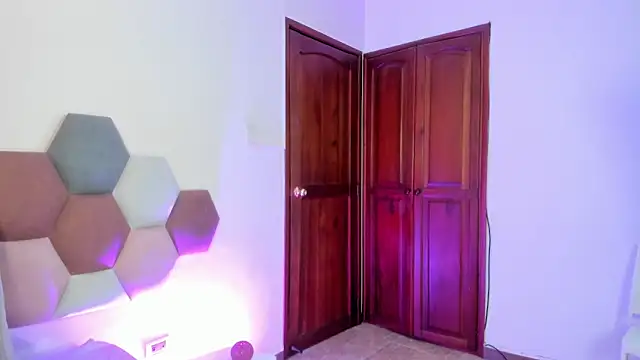 GahiaBelucci online show from 12, 2, 2026