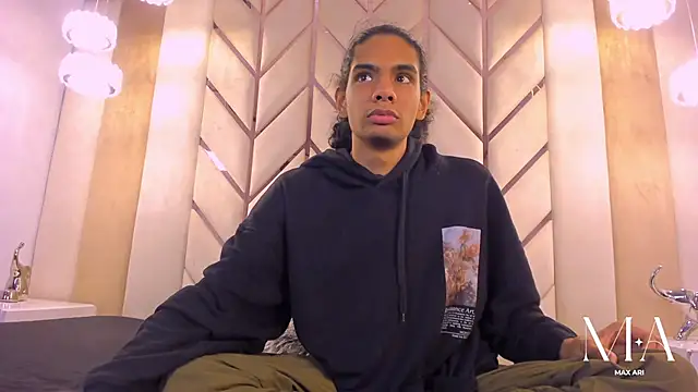 Max Ari online show from 11, 1, 2026