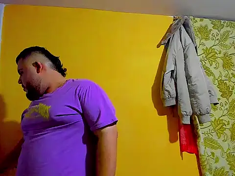 Snapshot of gainer_chubby_hot chatting on 21, 12, 2025 gainer chubby hot online show from 21, 12, 2025