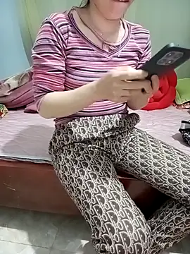 Sweet-Berryy online show from 7, 2, 2026