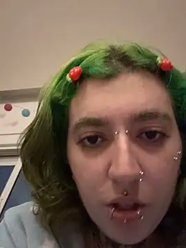 Snapshot of CrejinhaGotica chatting on 20, 12, 2025 CrejinhaGotica online show from 20, 12, 2025