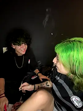 Snapshot of CrejinhaGotica chatting on 22, 12, 2025 CrejinhaGotica online show from 22, 12, 2025