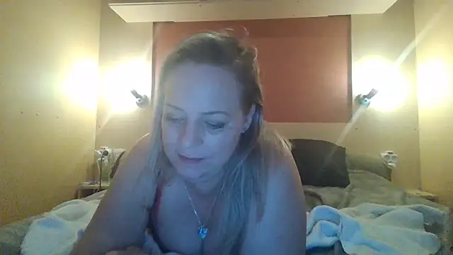 Miss-Chupagirly online show from 15, 1, 2026