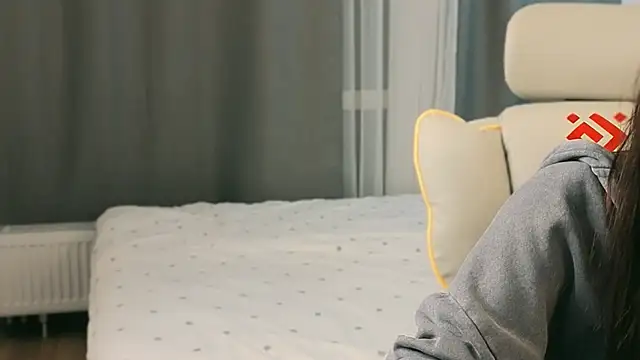 fallin lovee online show from 24, 2, 2026