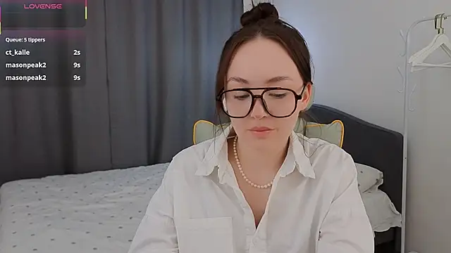 fallin lovee online show from 7, 3, 2026