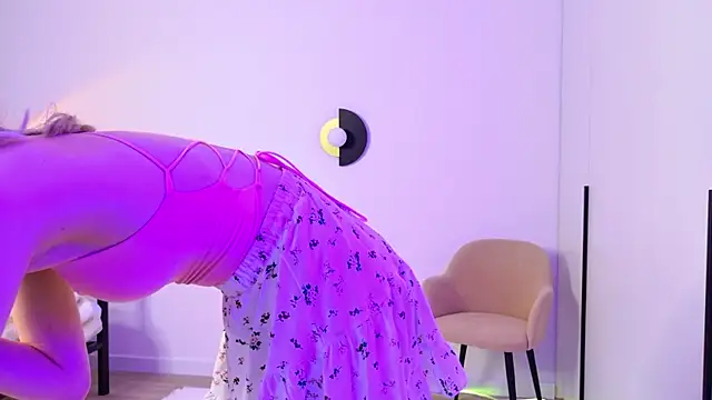 MidnightLily  online show from 5, 4, 2026