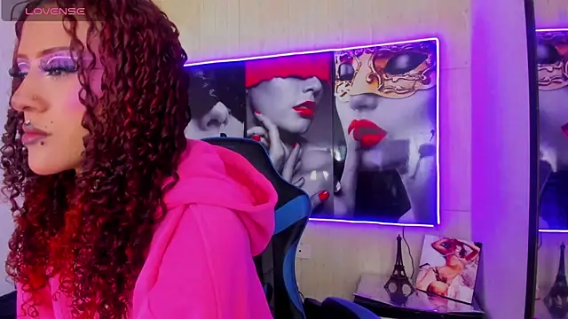 Snapshot of dolly_boob chatting on 8, 1, 2026 dolly boob online show from 8, 1, 2026