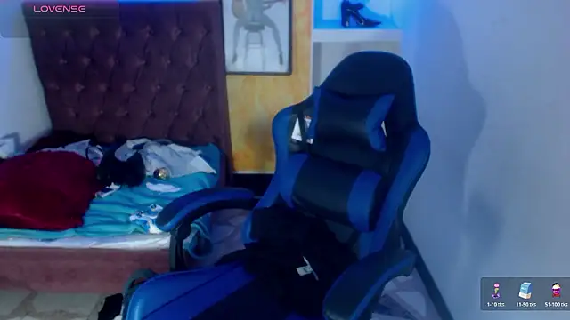 Snapshot of dolly_boob chatting on 16, 1, 2026 dolly boob online show from 16, 1, 2026