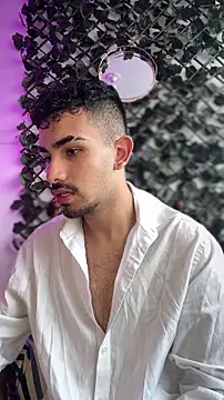 Snapshot of juancho_hairy chatting on 20, 3, 2026 juancho hairy online show from 20, 3, 2026