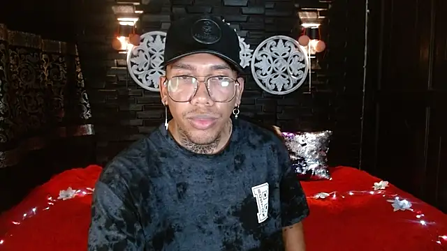 Snapshot of THIAN_KNOX chatting on 19, 12, 2025 THIAN KNOX online show from 19, 12, 2025