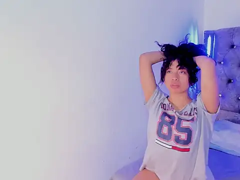 Snapshot of Mia_Cavalli chatting on 18, 12, 2025 Mia Cavalli online show from 18, 12, 2025