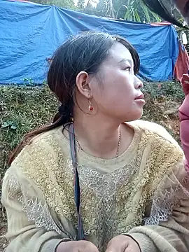 Snapshot of chloe-ri chatting on 19, 12, 2025 chloe-ri online show from 19, 12, 2025