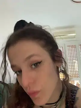 Snapshot of 4lien chatting on 5, 4, 2026 4lien online show from 5, 4, 2026