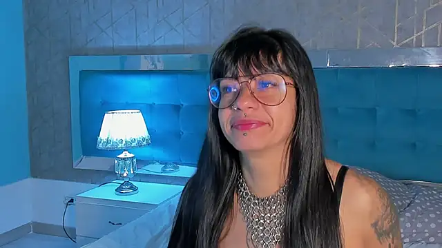 Snapshot of ValkiriaRaven chatting on 21, 12, 2025 ValkiriaRaven online show from 21, 12, 2025