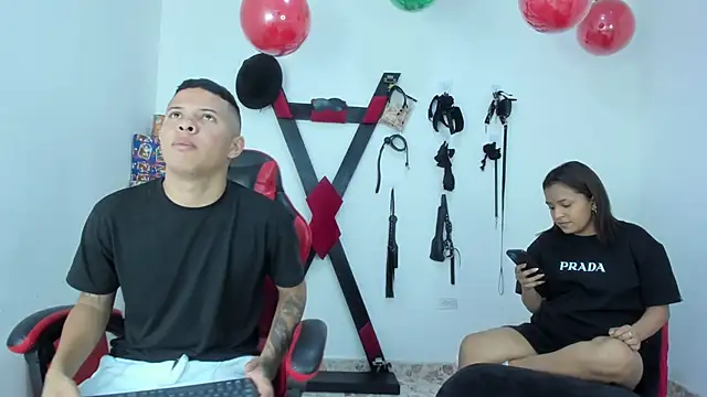 Snapshot of Three_Ways_to_Love chatting on 22, 12, 2025 Three Ways to Love online show from 22, 12, 2025