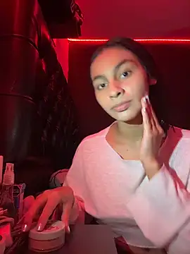 ManuelaEvans  online show from 1, 2, 2026