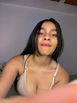Snapshot of ManuelaEvans_ chatting on 7, 5, 2026 ManuelaEvans online show from 7, 5, 2026