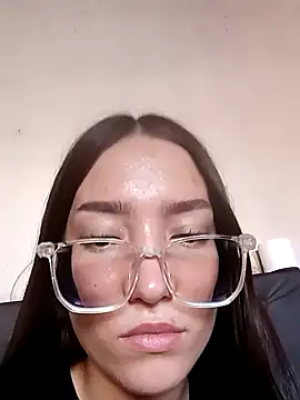 Snapshot of Shei00000 chatting on 19, 12, 2025 Shei00000 online show from 19, 12, 2025