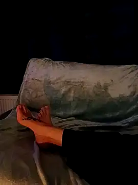 Snapshot of Love-Feet-25 chatting on 19, 12, 2025 Love-Feet-25 online show from 19, 12, 2025