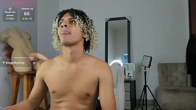 Snapshot of Victor_LatinBoy chatting on 30, 3, 2026 Victor LatinBoy online show from 30, 3, 2026