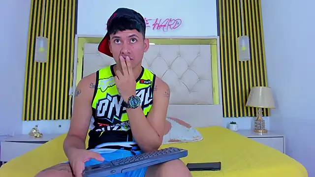 Snapshot of Sweet_kevin1 chatting on 20, 12, 2025 Sweet kevin1 online show from 20, 12, 2025