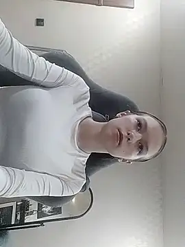 Snapshot of Yzi chatting on 22, 12, 2025 Yzi online show from 22, 12, 2025