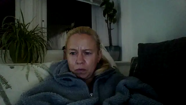 jennyblondeuk online show from 12, 2, 2026