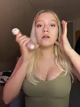 Snapshot of EmmiPemmi chatting on 20, 12, 2025 EmmiPemmi online show from 20, 12, 2025