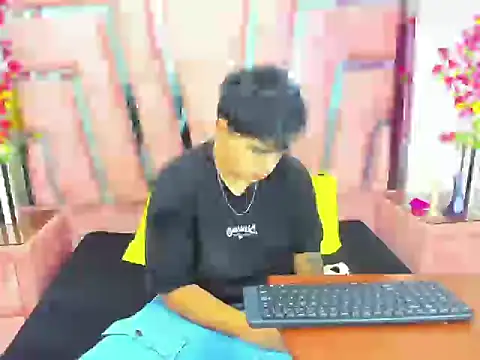 Snapshot of ThomasThund chatting on 10, 1, 2026 ThomasThund online show from 10, 1, 2026