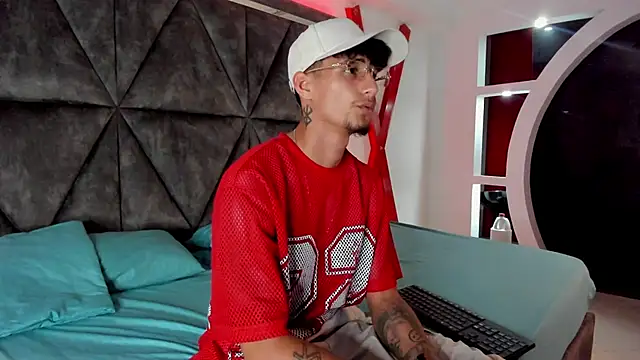 Snapshot of Stone_Biker chatting on 23, 12, 2025 Stone Biker online show from 23, 12, 2025