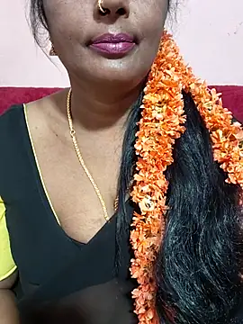 Snapshot of siri_tamiltelugu chatting on 4, 4, 2026 siri tamiltelugu online show from 4, 4, 2026