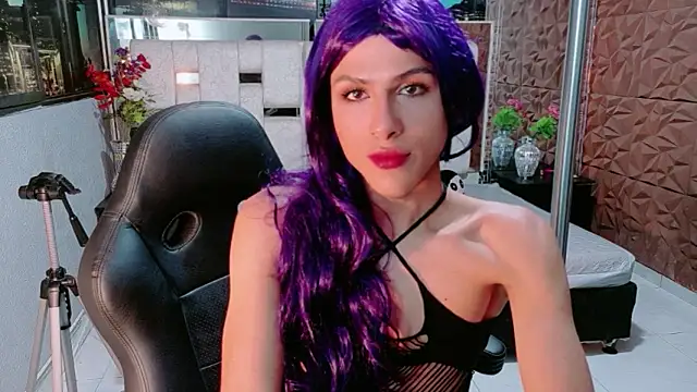 Snapshot of CarolineJesh chatting on 23, 12, 2025 CarolineJesh online show from 23, 12, 2025