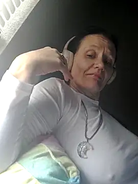 CrownedCuppa online show from 15, 4, 2026