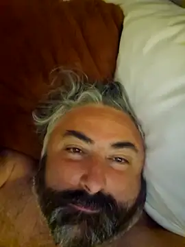 Snapshot of MacGuyver20 chatting on 21, 12, 2025 MacGuyver20 online show from 21, 12, 2025