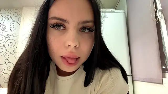 Snapshot of CherlyKeiper chatting on 21, 12, 2025 CherlyKeiper online show from 21, 12, 2025