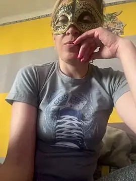 SexyMamiVee online show from 16, 4, 2026