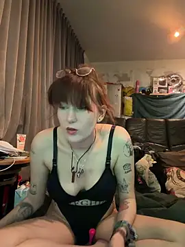 Snapshot of MisterandNiffyNoon chatting on 10, 2, 2026 MisterandNiffyNoon online show from 10, 2, 2026