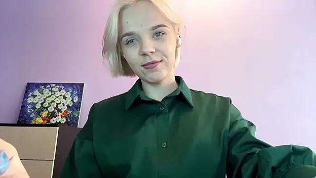 Snapshot of Scarlet_cat chatting on 22, 12, 2025 Scarlet cat online show from 22, 12, 2025