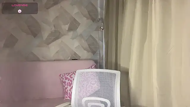 Scarlet cat online show from 20, 2, 2026