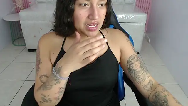 Snapshot of scarleth_sweet_s chatting on 5, 1, 2026 scarleth sweet s online show from 5, 1, 2026