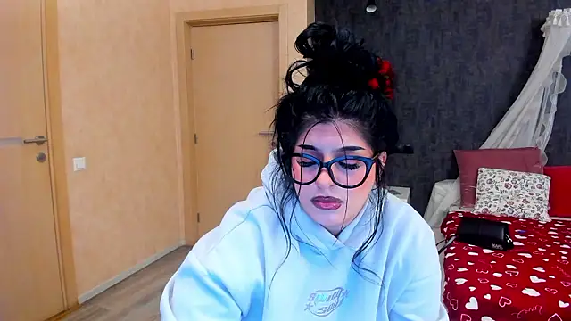 NayaNoirX online show from 5, 3, 2026