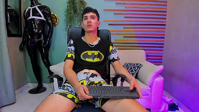 Snapshot of alejo_gray_ chatting on 22, 12, 2025 alejo gray online show from 22, 12, 2025